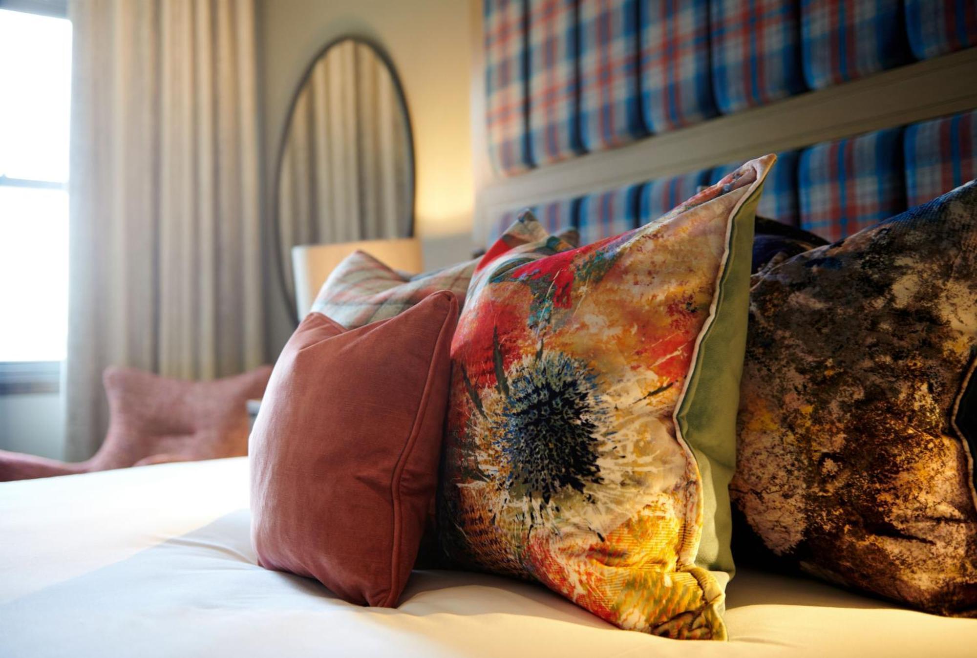 Cameron House On Loch Lomond Alexandria Εξωτερικό φωτογραφία Decorative cushions