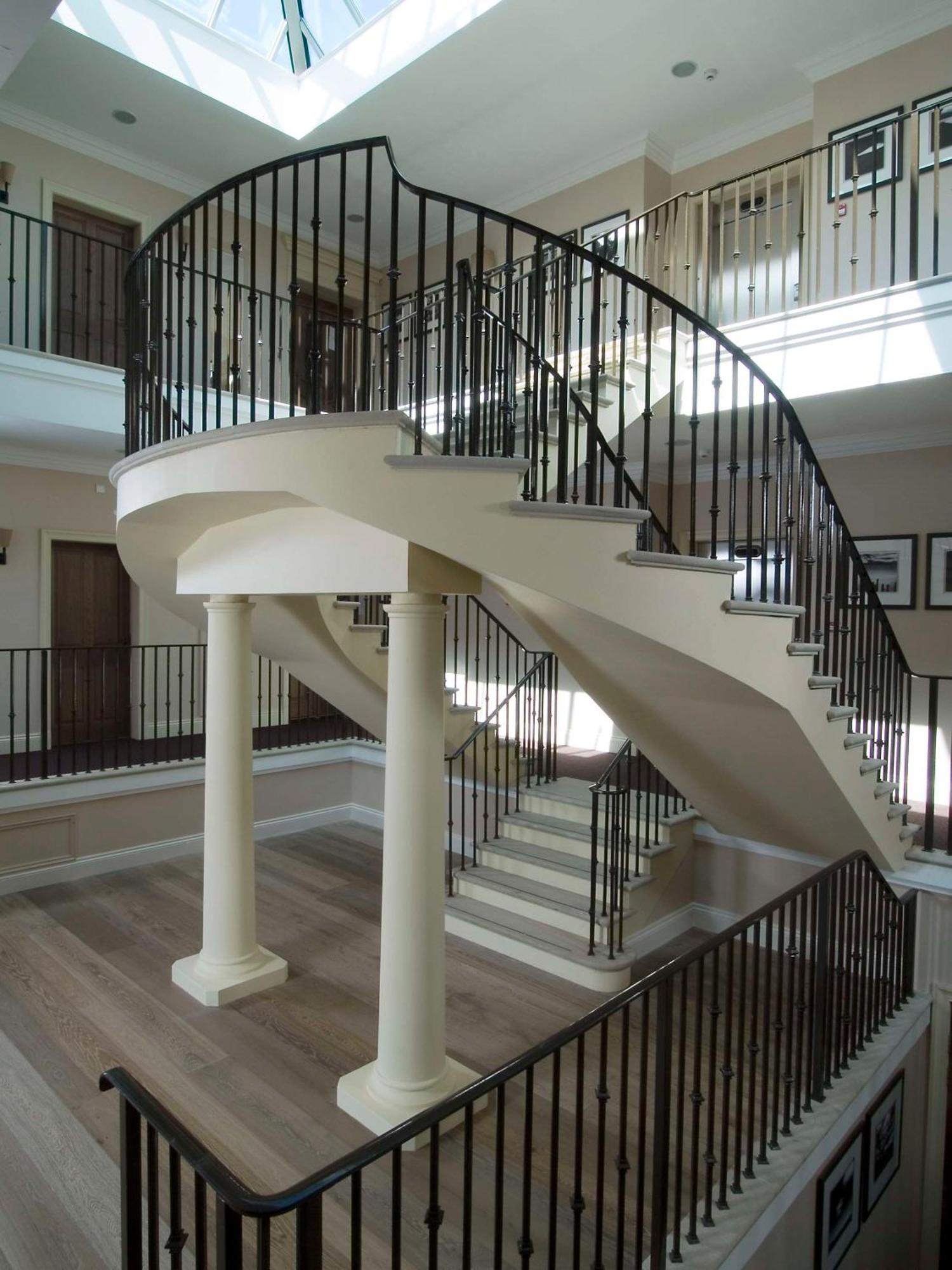 Cameron House On Loch Lomond Alexandria Εξωτερικό φωτογραφία A helical staircase